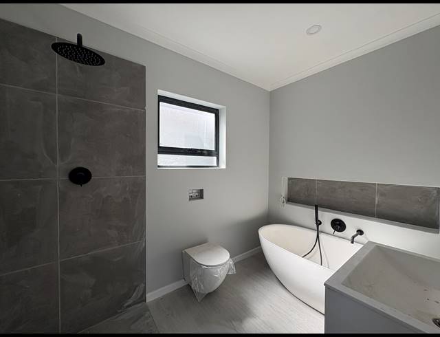 3 BEDROOM HOUSE FOR SALE IN SANDOWN
